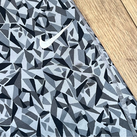 Nike Pro 3/4 Grey Leggings Pro Cool Capri Facet Women’s Size M - Picture 2 of 8